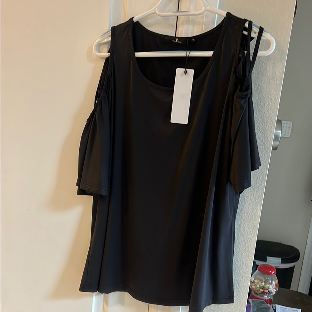 Chic Black Cold Shoulder Top